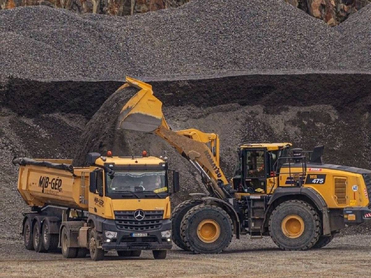 Heavy Equipment and Earthmoving Machinery